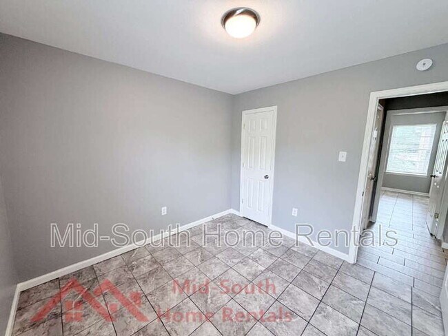 Building Photo - 4400 Elmridge St