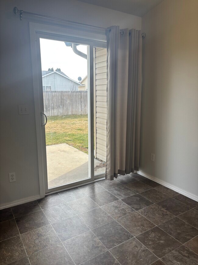 Building Photo - 339 E Bay Owl Dr