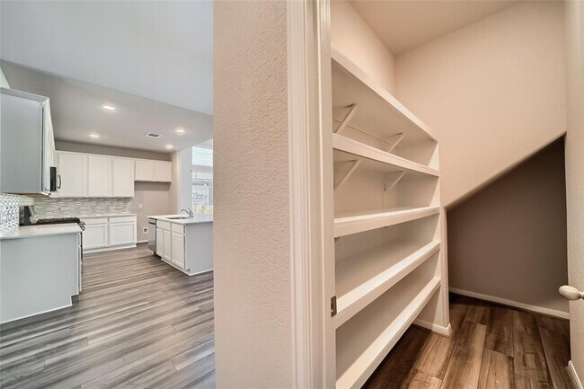 Building Photo - 157 Gamble Dr