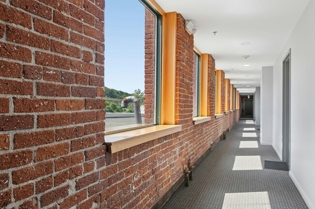 Building Photo - 1 Envelope Terrace