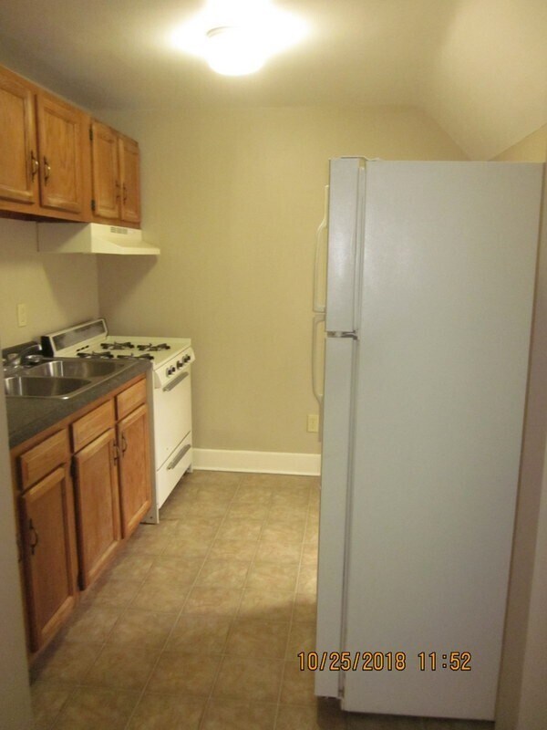 Building Photo - 828 Huestis Ave