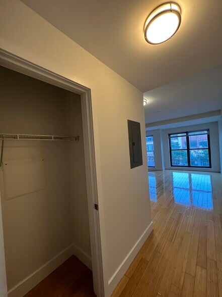 Building Photo - 1085 Boylston St