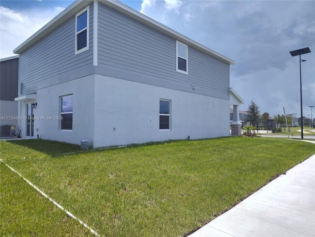 Building Photo - 890 Timberland Dr