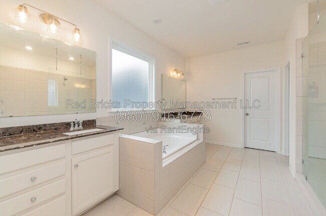 Building Photo - 12917 Hindcross Dr