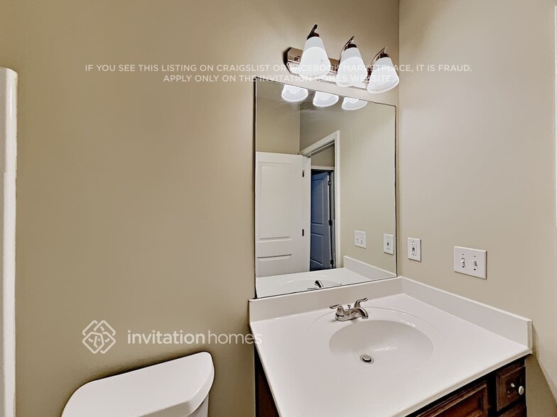 Building Photo - 3846 Cameron Trail SE