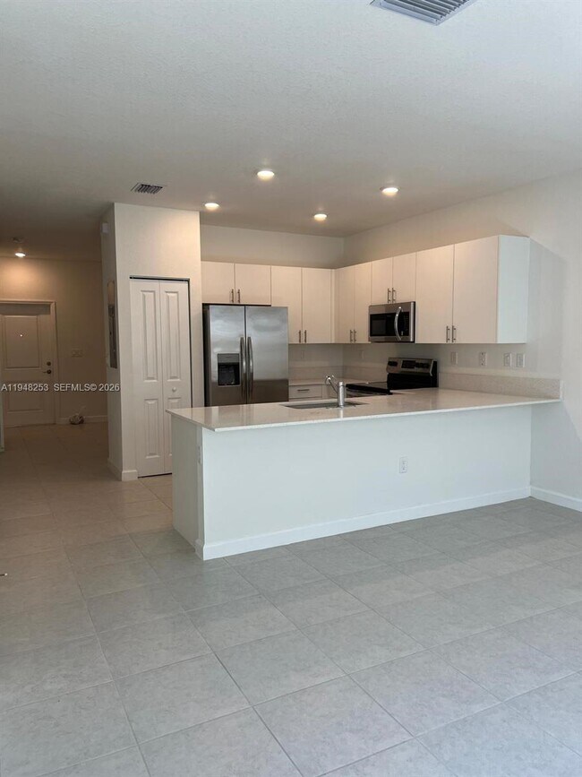 Building Photo - 12908 SW 233rd Terrace