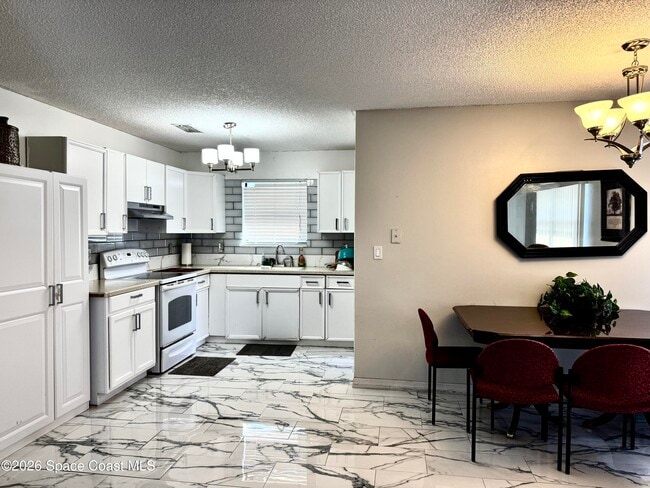 Building Photo - 885 Taluga Ave SE