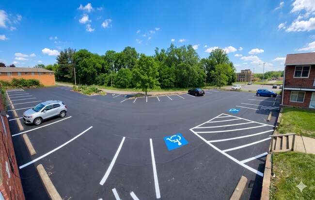 Building Photo - LIMITED OFFER FREE RENT FOR YOUR FIRST MONTH! 2 Bedroom Apartment unit in Anderson Avenue