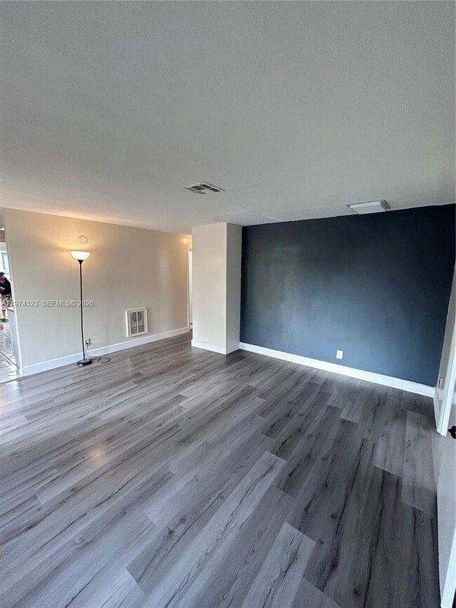 Building Photo - 91 NE 2nd Ave