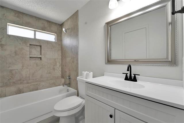 Building Photo - 1019 Sanders Dr