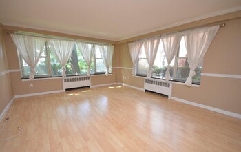 Building Photo - 145 Pinckney St