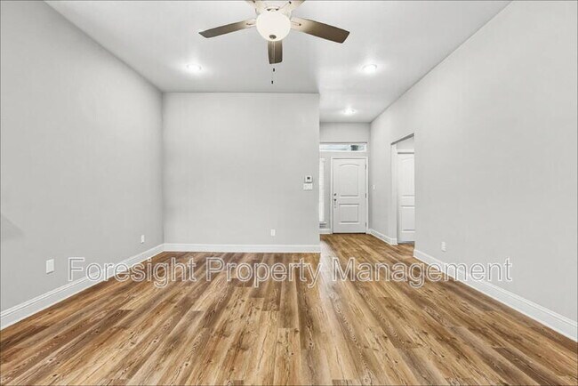 Building Photo - 2816 Orchid Dr