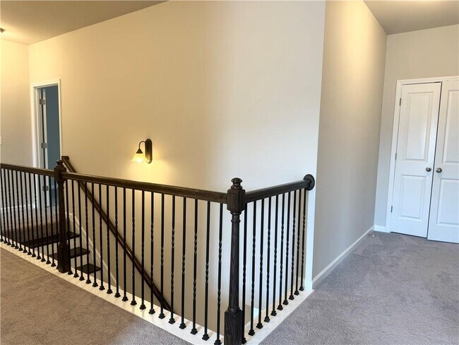 Building Photo - 2887 Regal Park Ct