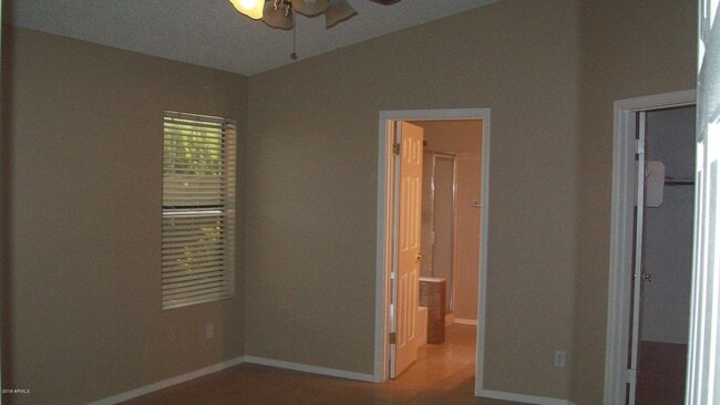 Building Photo - 802 E Rosemonte Dr