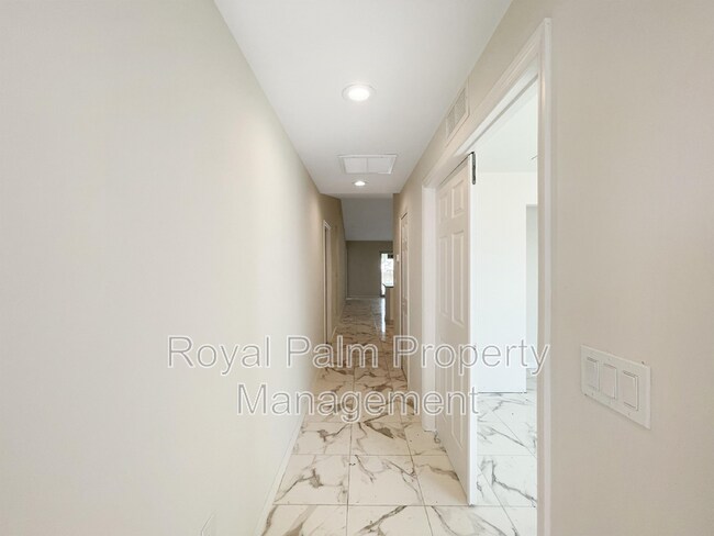 Building Photo - 122 Ivan Ave S