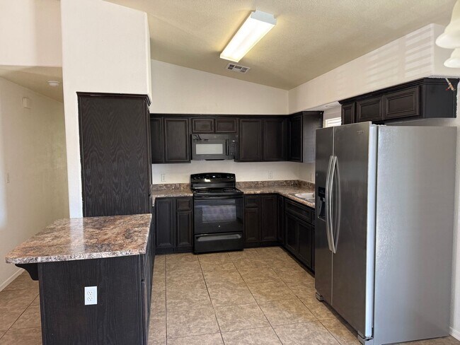 Building Photo - Solar Home for Rent