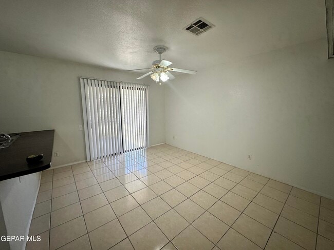 Building Photo - 336 Villa Canto St