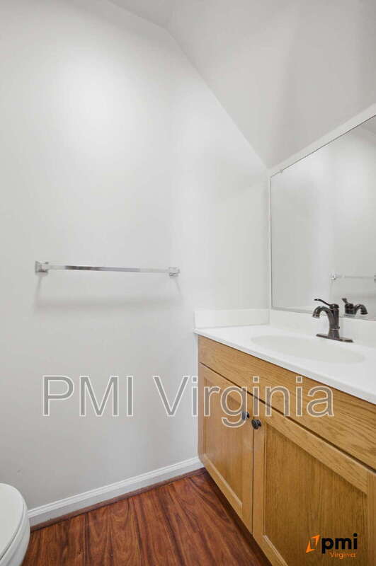 Building Photo - 831 Marshall Ave