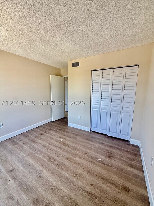 Building Photo - 1755 W 60th St