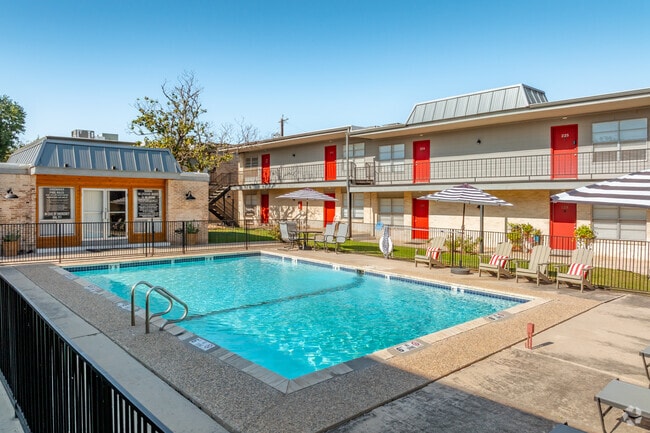 Building Photo - Greenbrier Apartments