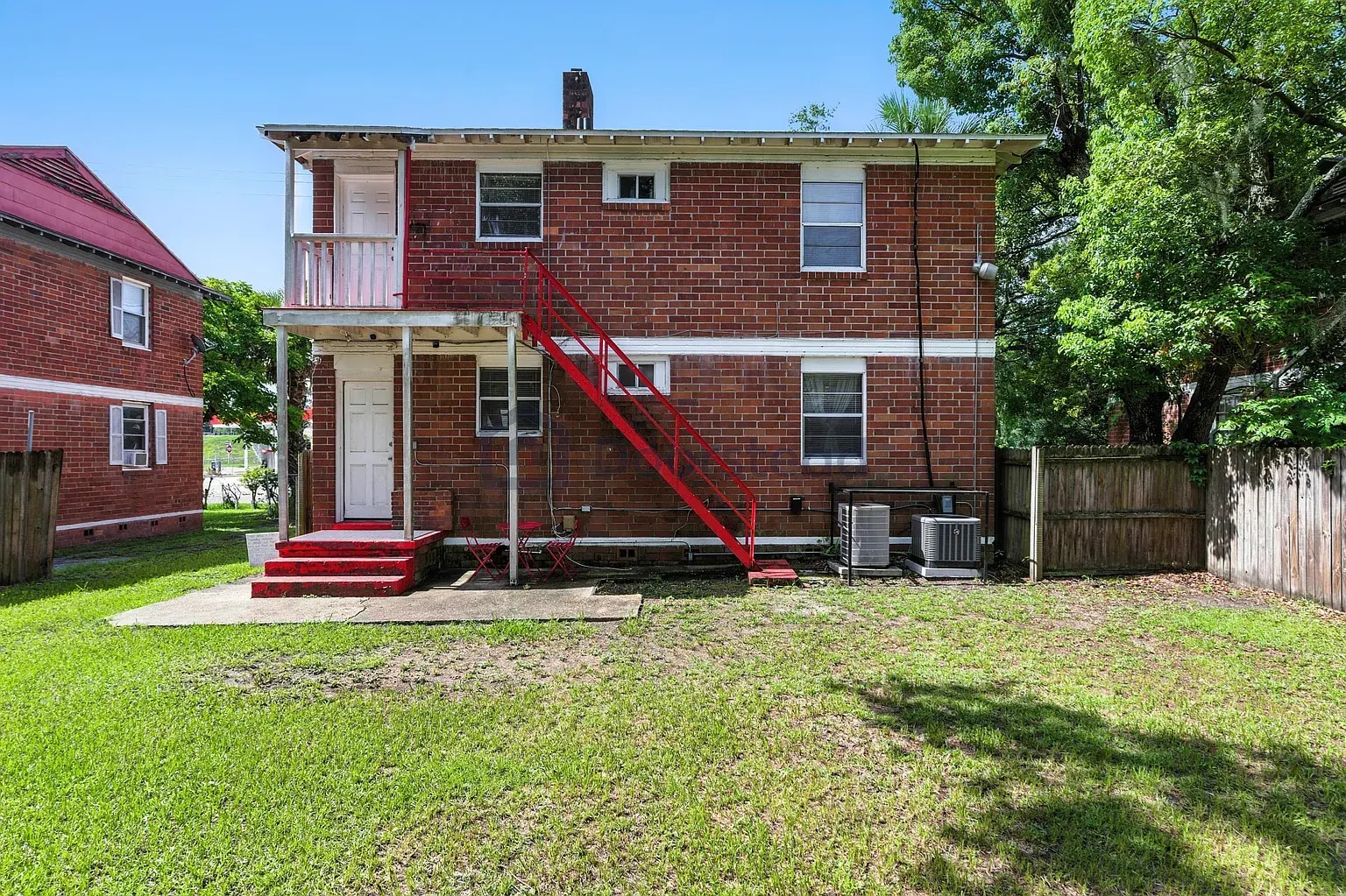 Building Photo - 237 E 21st St