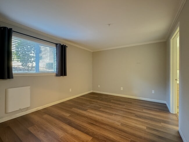 Building Photo - 9910 NE 137th St