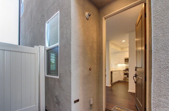 Building Photo - 14903 W Navarre Way