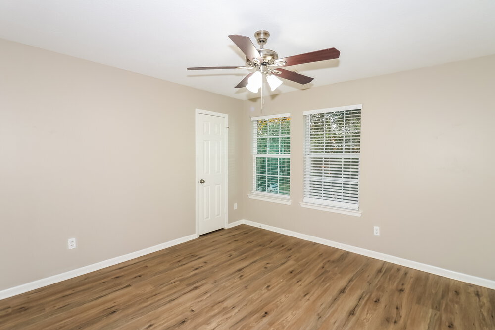 Building Photo - 5911 Shining Leaf Ct