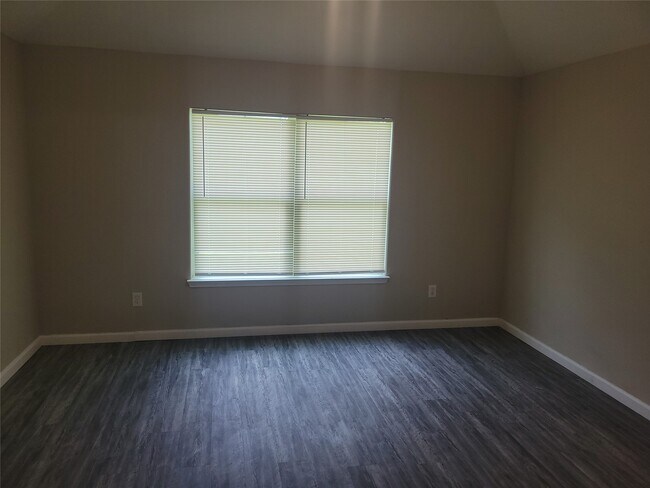 Building Photo - 8110 Cannon St