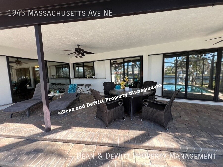 Building Photo - 4 Bed/3 Bath