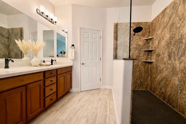 Building Photo - 17564 W Verdin Rd