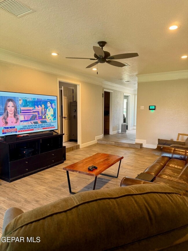 Building Photo - 4921 Vista Grande Cir