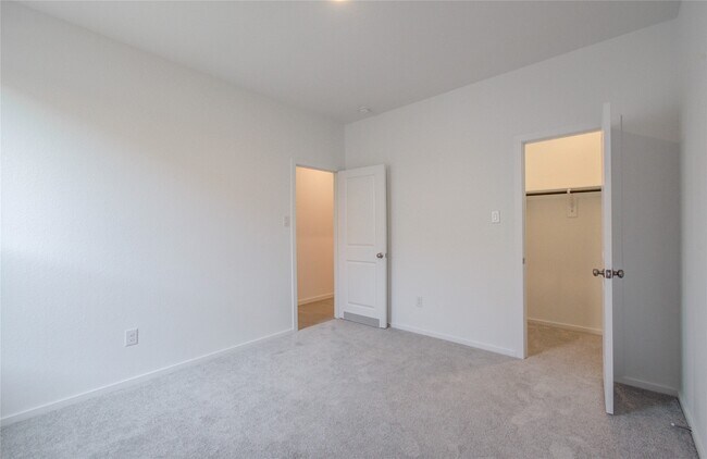 Building Photo - 26514 Foxtail Fern Dr