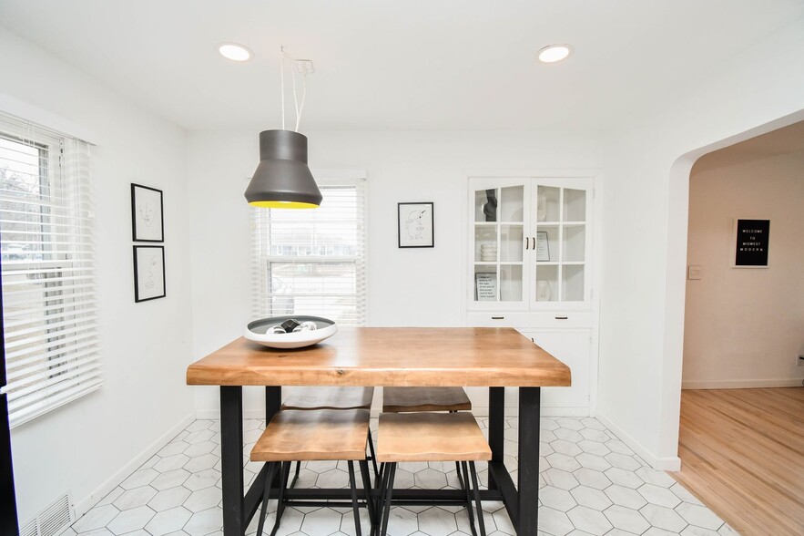 Building Photo - 2012 W 22nd St