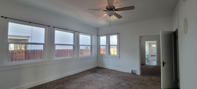 Building Photo - Enjoy The River Breeze On The Front Porch