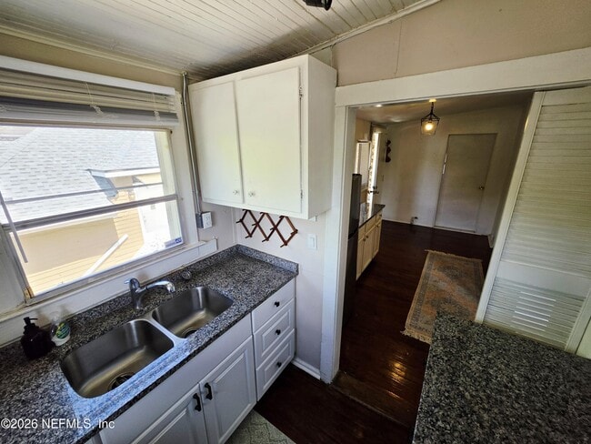 Building Photo - 1717 Aberdeen St