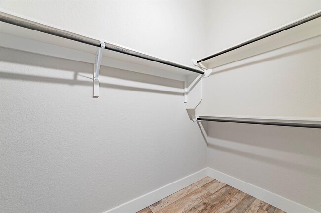 Building Photo - 620 Galston
