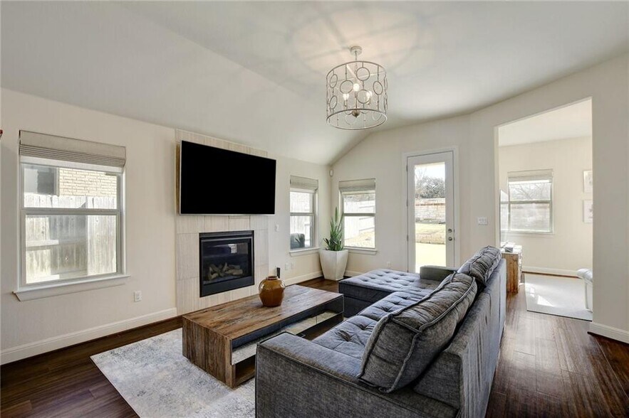 Building Photo - 209 Wynnpage Dr