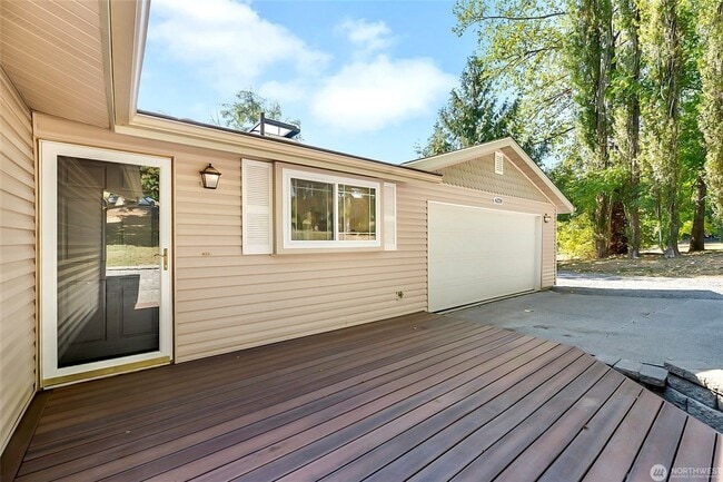 Building Photo - Fobes Hill Rental!