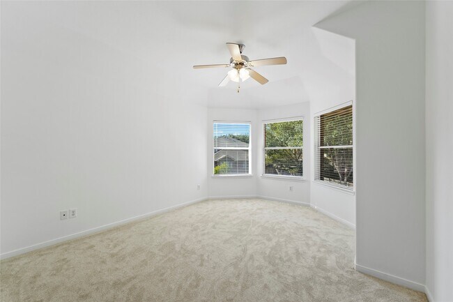 Building Photo - 26422 Creston Woods Dr