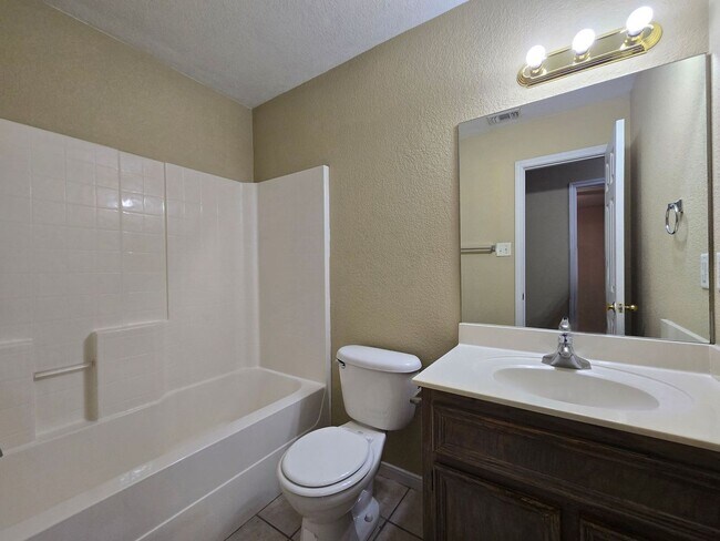 Building Photo - 3804 Littleleaf Ct