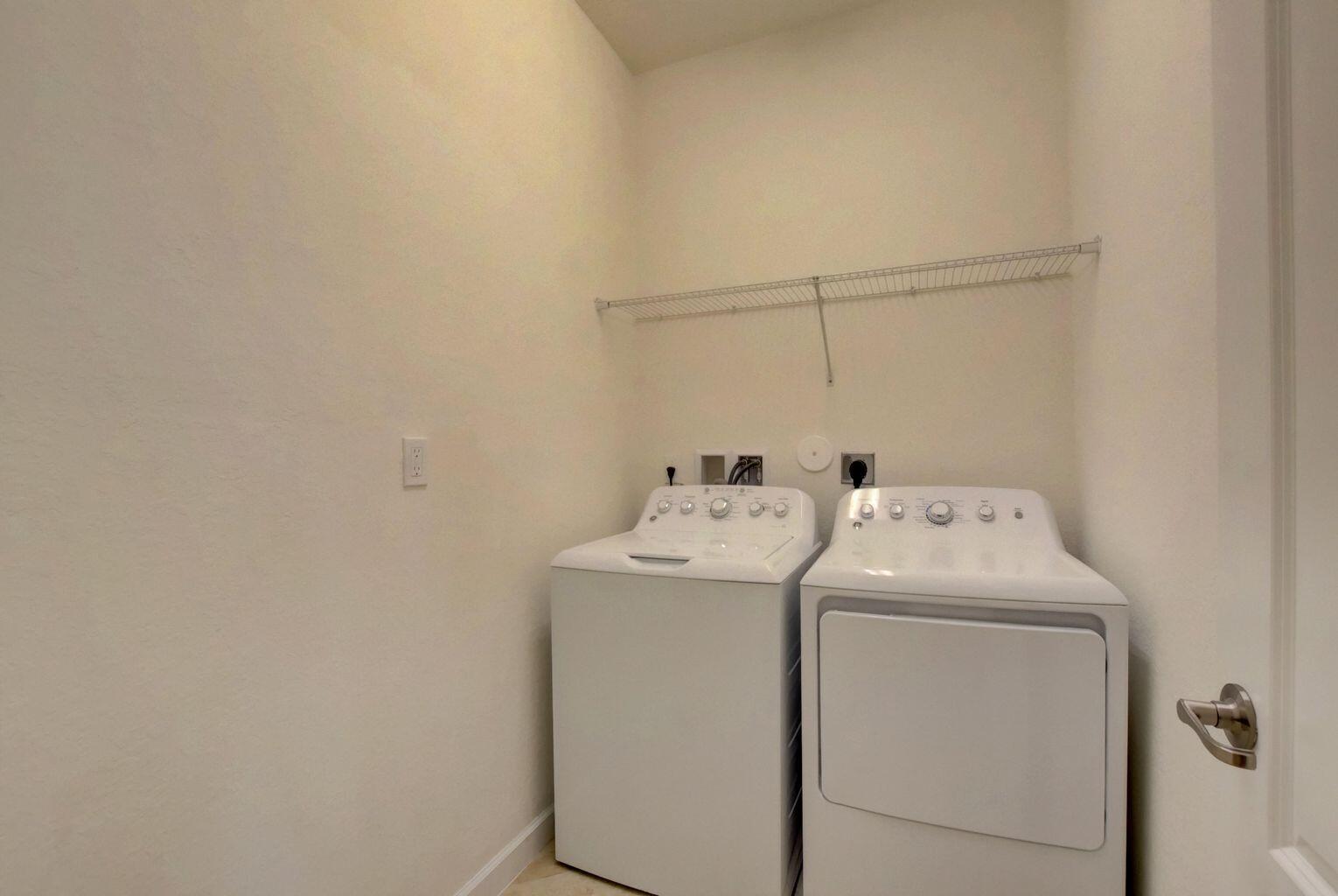Building Photo - 8834 Willow Cove Ln
