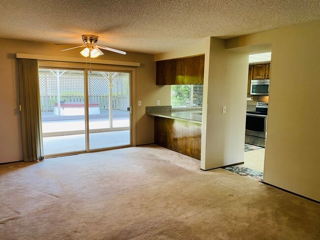 Building Photo - Charming Home Nestled on a Cul-De-Sac!