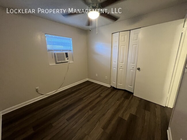 Building Photo - Free Month Rent if moved in by 2/14/2025!