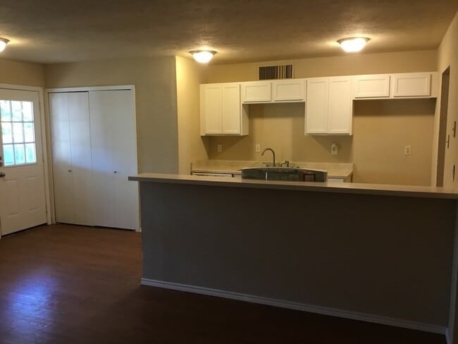 Building Photo - 5221 Norris Dr