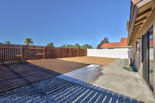 Building Photo - 3 bedroom 2 baths Murrieta