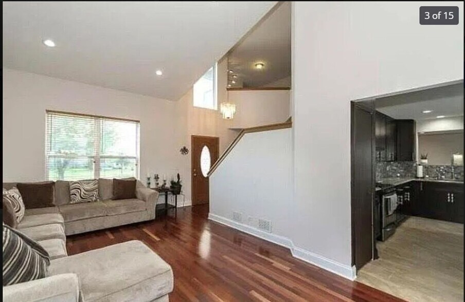 Building Photo - 10412 Casselberry N