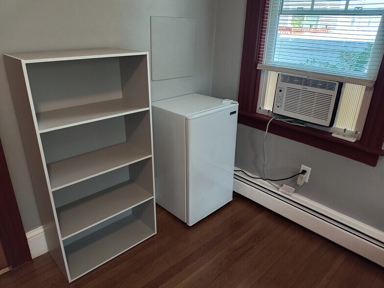 Building Photo - 161 Lynch St