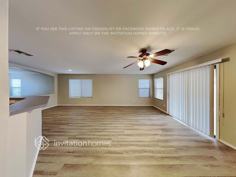 Building Photo - 10780 W Roanoke Ave