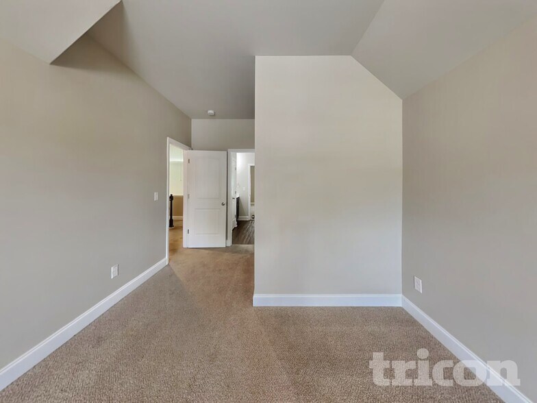 Building Photo - 301 Scenic View Ln